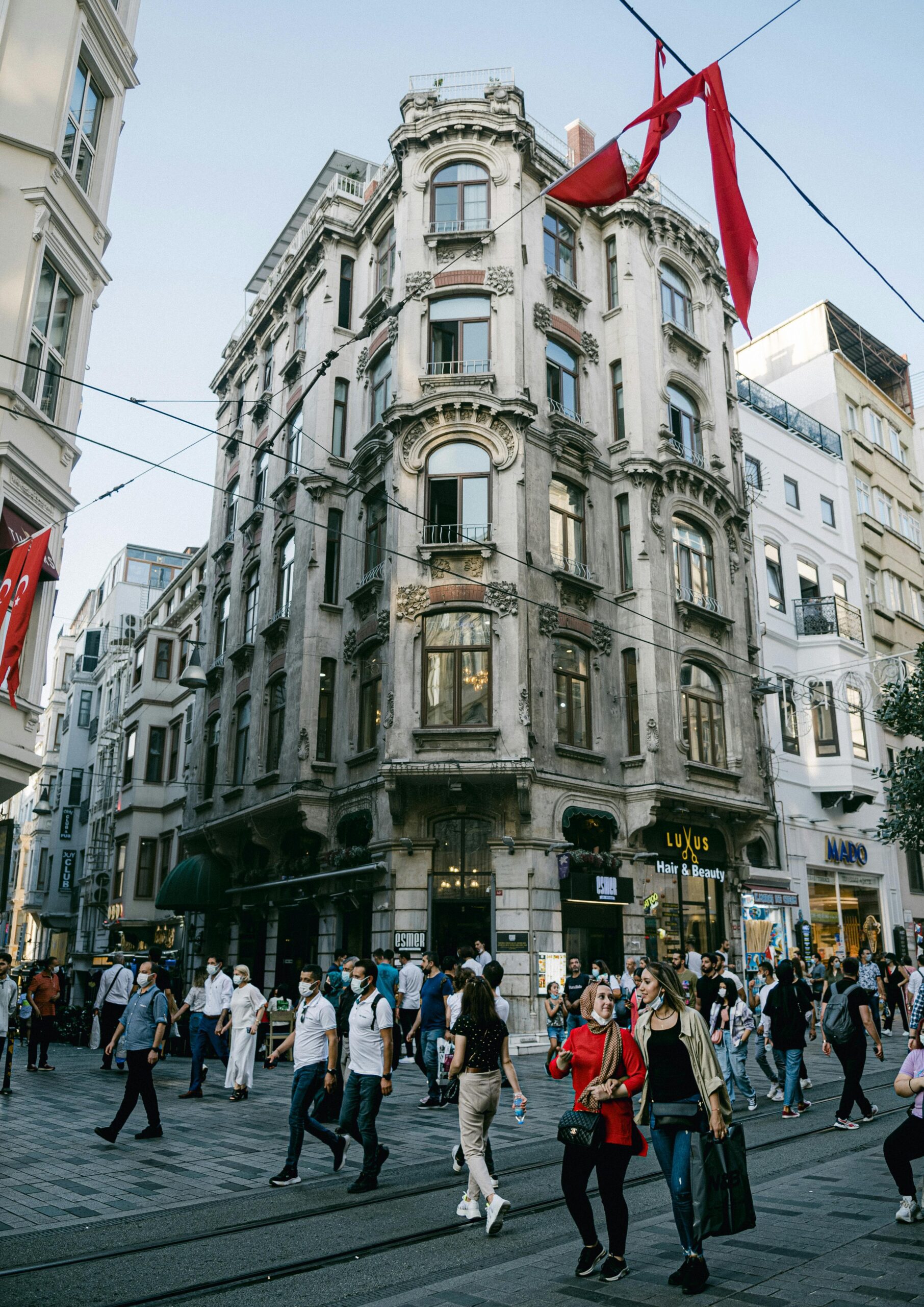 pexels-mahmoud-yahyaoui-14929445 - Turkey Family Holidays People Walking on a Busy Street in Istanbul, Turkey. - Things to Know Before Traveling to Istanbul - Turkey Family Holidays
